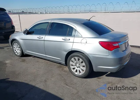 2013 Chrysler 200 Lx z USA, uszkodzony, nr VIN 1C3CCBAB6DN642302